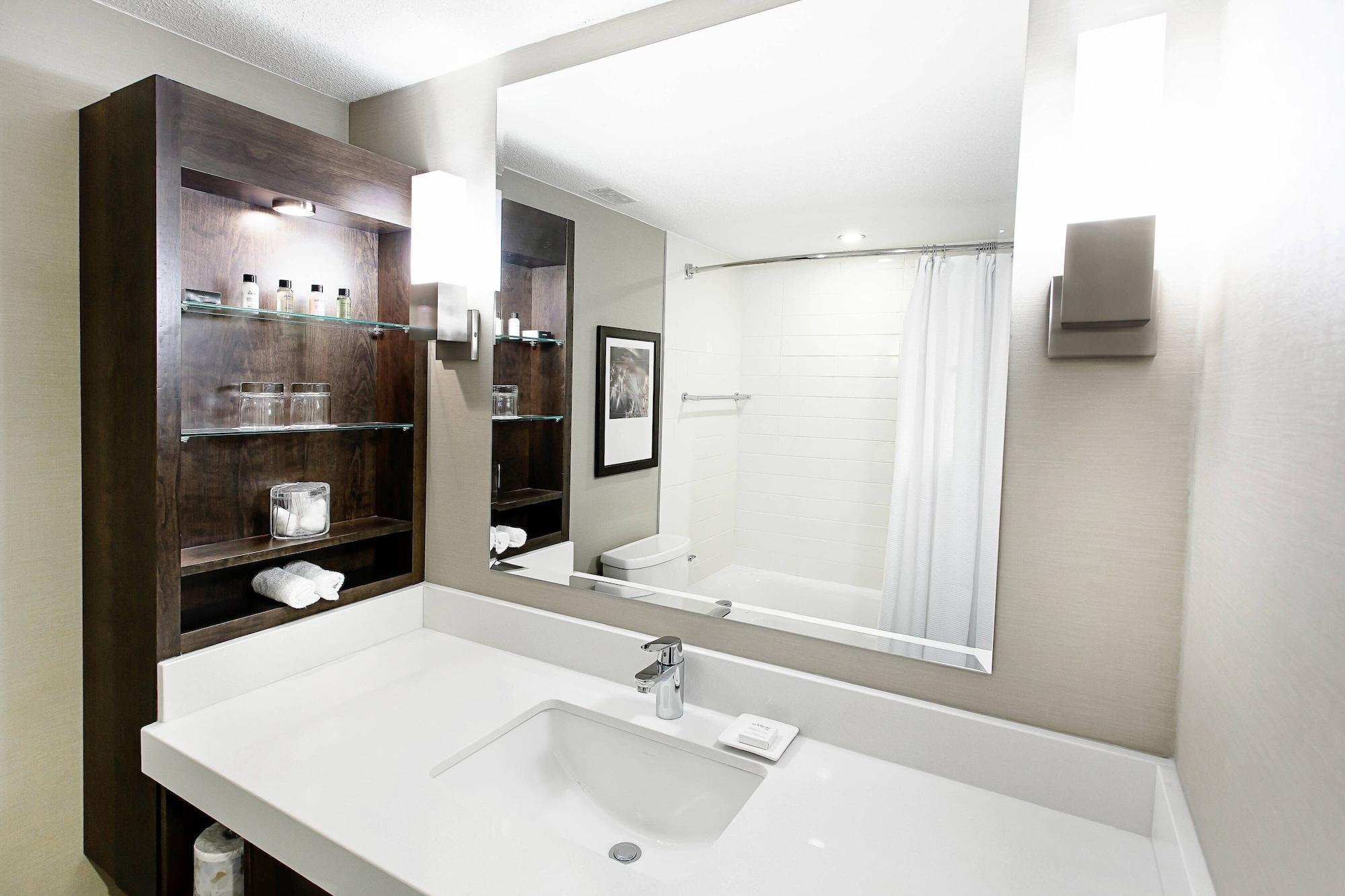Delta Hotels By Marriott Quebec 3124 — 10