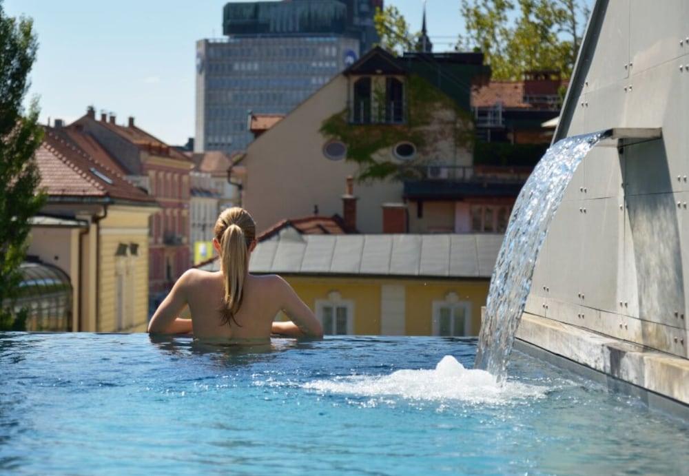 Vander Urbani Resort – A Member Of Design Hotels 923735 — 2