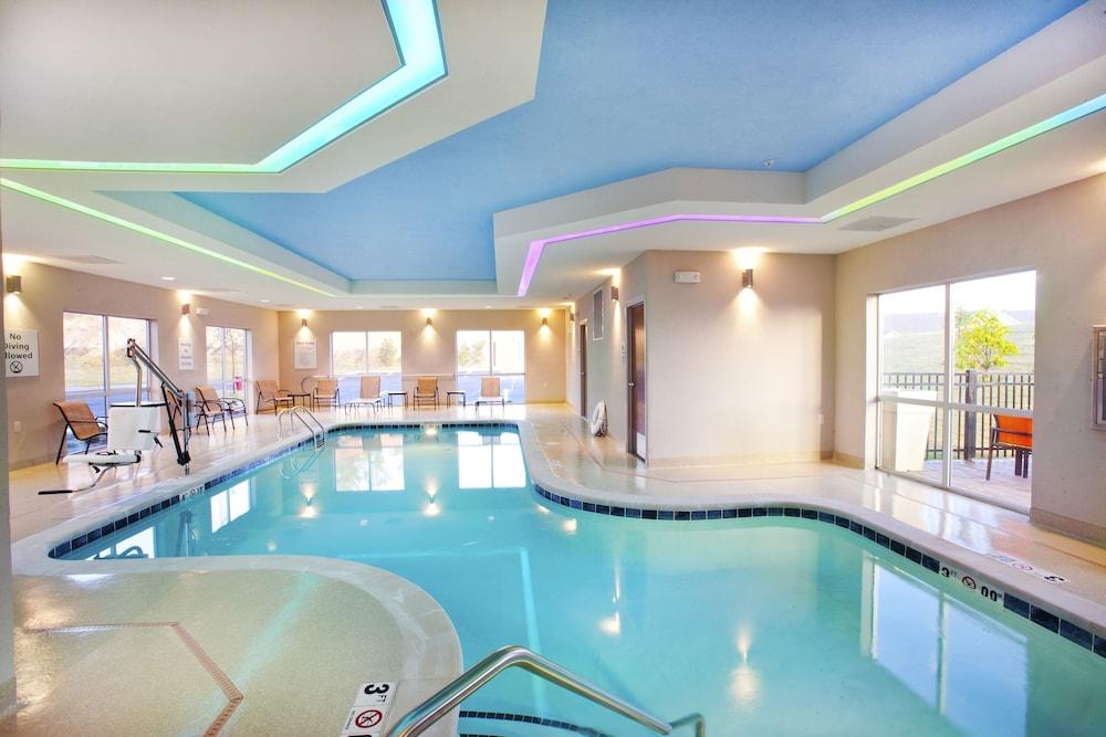 Holiday Inn Express and Suites Hot Springs
