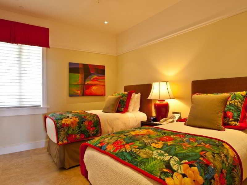 The Regent Grand on Grace Bay Beach — 10
