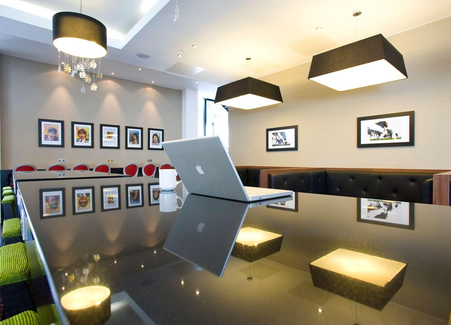 HAMPTON BY HILTON LIVERPOOL/CITY CENTRE — 9