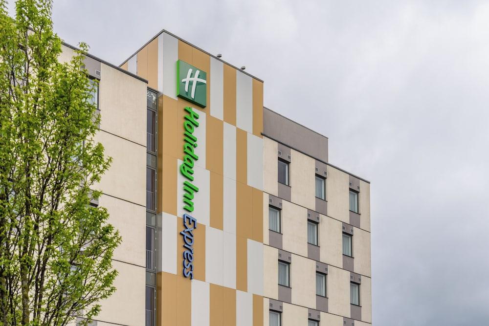 Holiday Inn Express Aberdeen Airport — 6