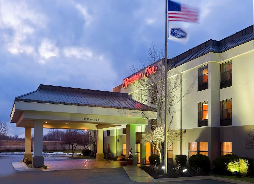Hampton Inn Akron-Fairlawn — 4