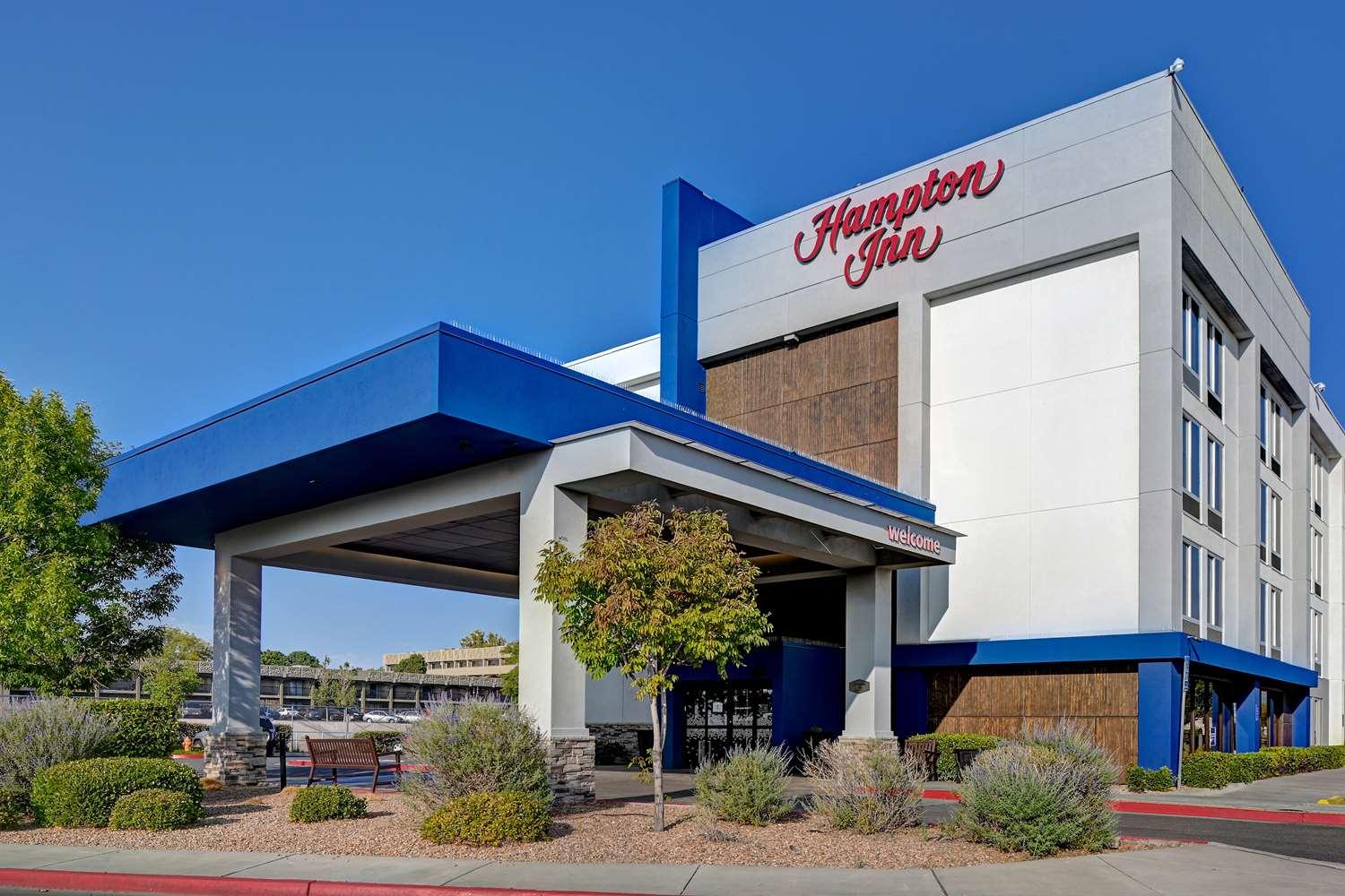 Hampton Inn Albuquerque University-Midtown — 9