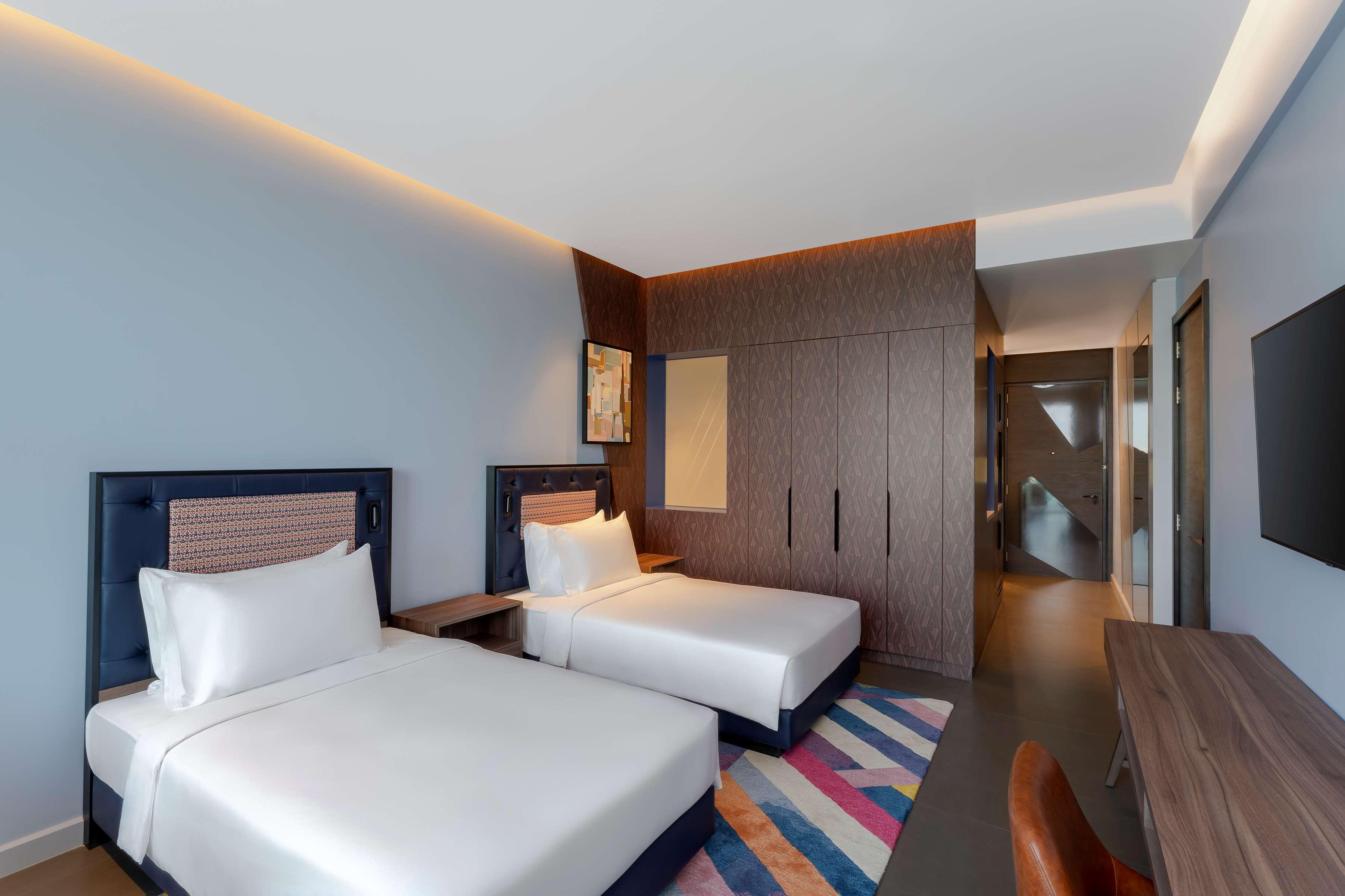 Hyatt Centric Jumeirah Dubai — 8