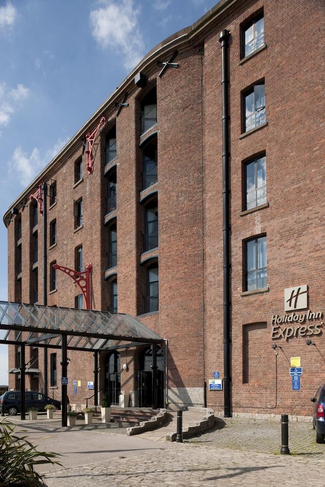Holiday Inn Express Liverpool Royal Albert Dock — 3