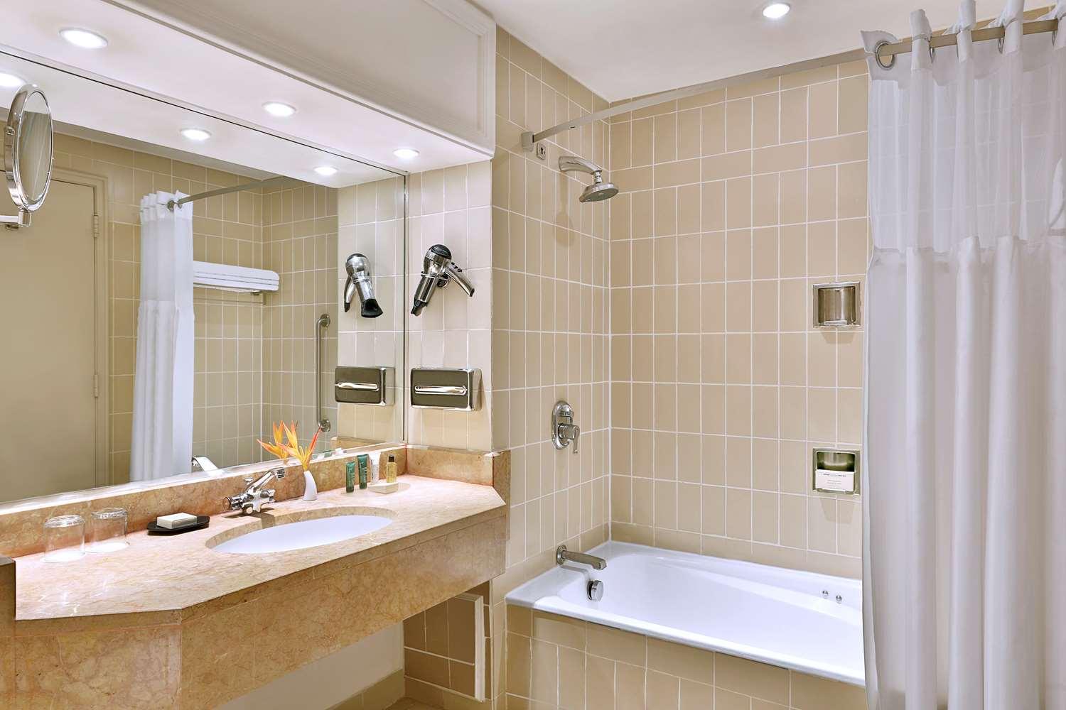 Hilton Yaounde — 8
