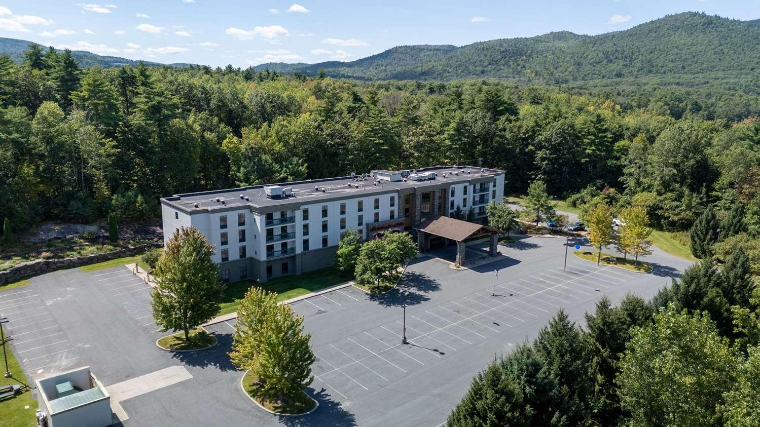 Hampton Inn Suites Lake George — 8