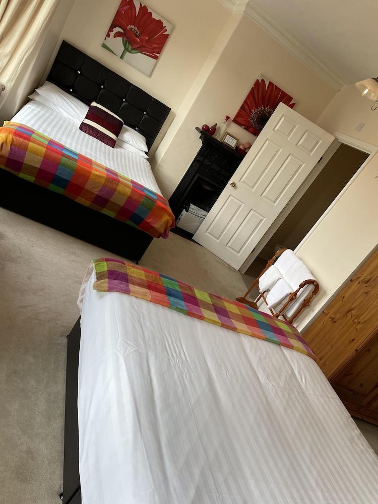 Diamonds Lodge Ltd (Ex Crossways Guest House) — 5
