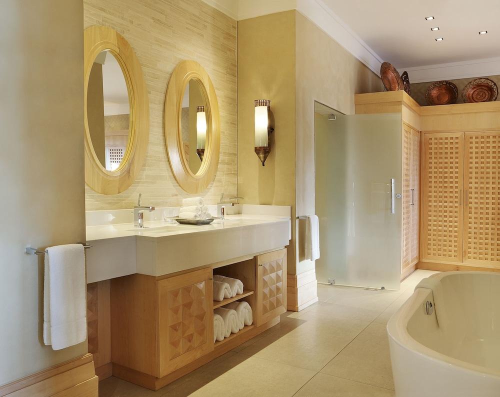THE SAXON BOUTIQUE HOTEL & SPA — 7