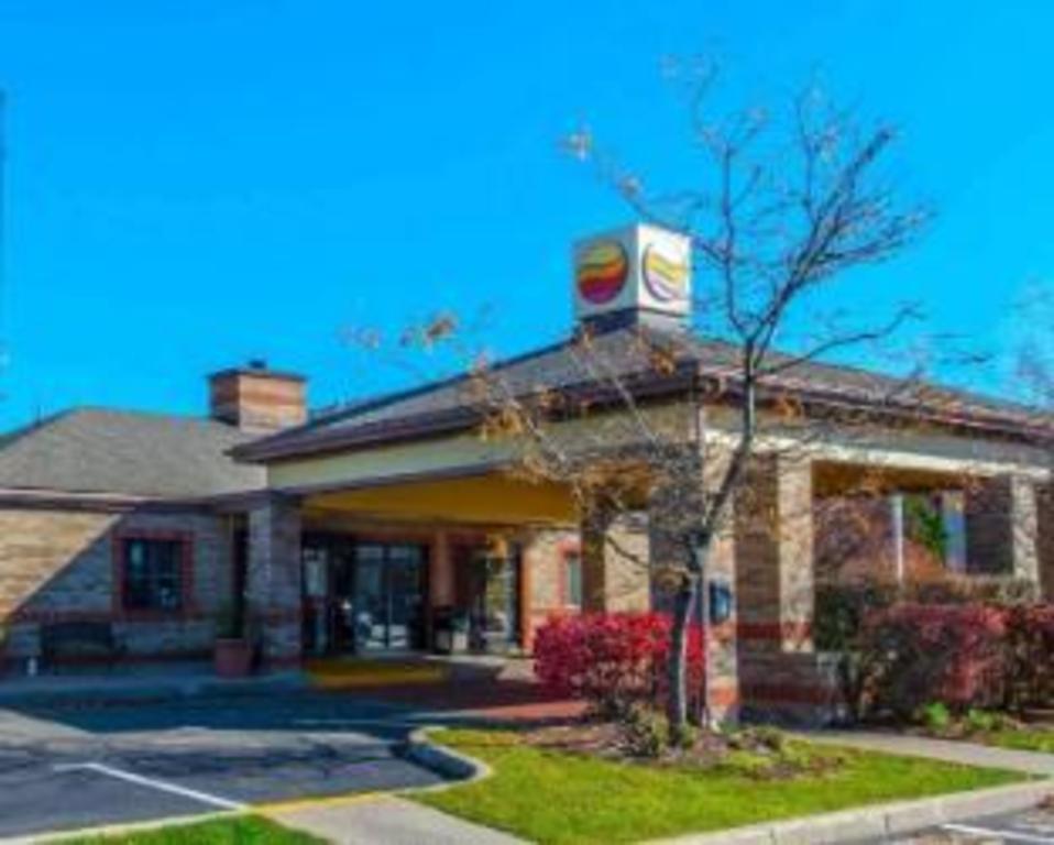 Comfort Inn & Suites Erie - Splash Harbor Indoor Waterpark — 3