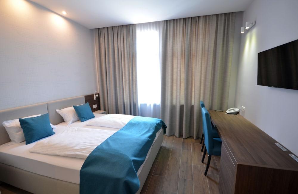 Emonec Hotel 940435 — 8