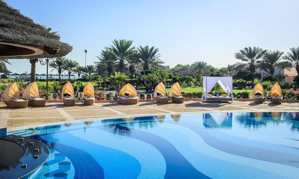 Dhafra Beach Hotel — 4