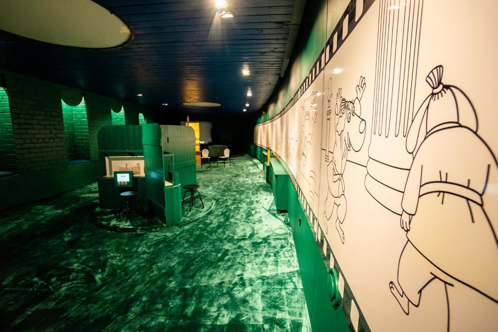 STRAND SPA & CONFERENCE HOTEL 911755 — 2