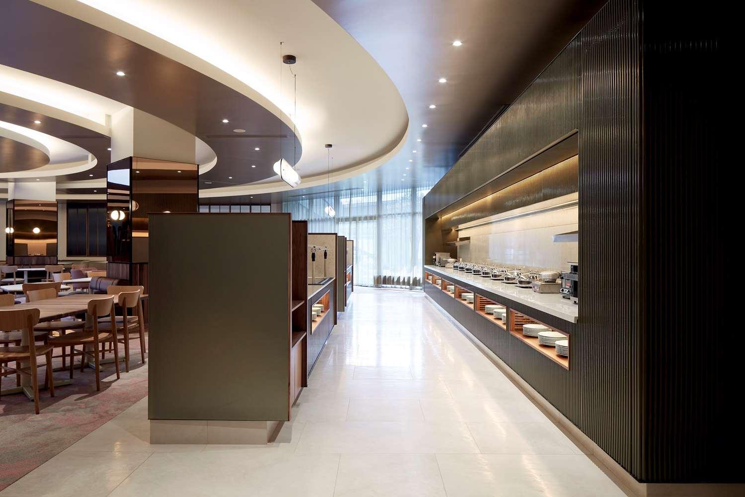 DoubleTree by Hilton Montreal — 3