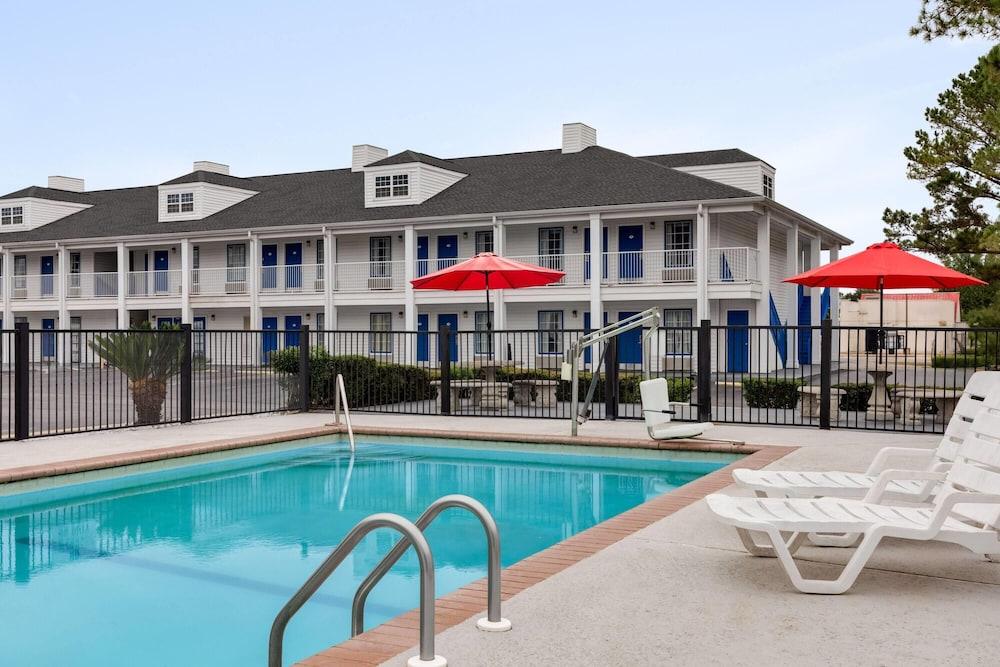 Baymont By Wyndham Albany At Albany Mall — 6
