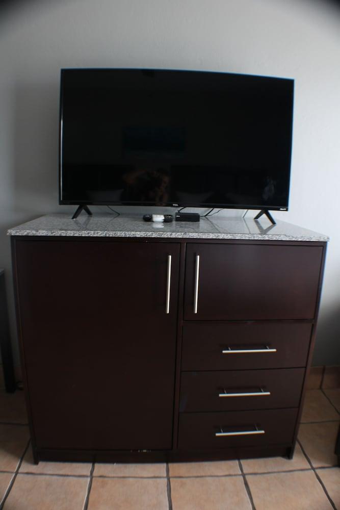 Grace Bay Suites — 4