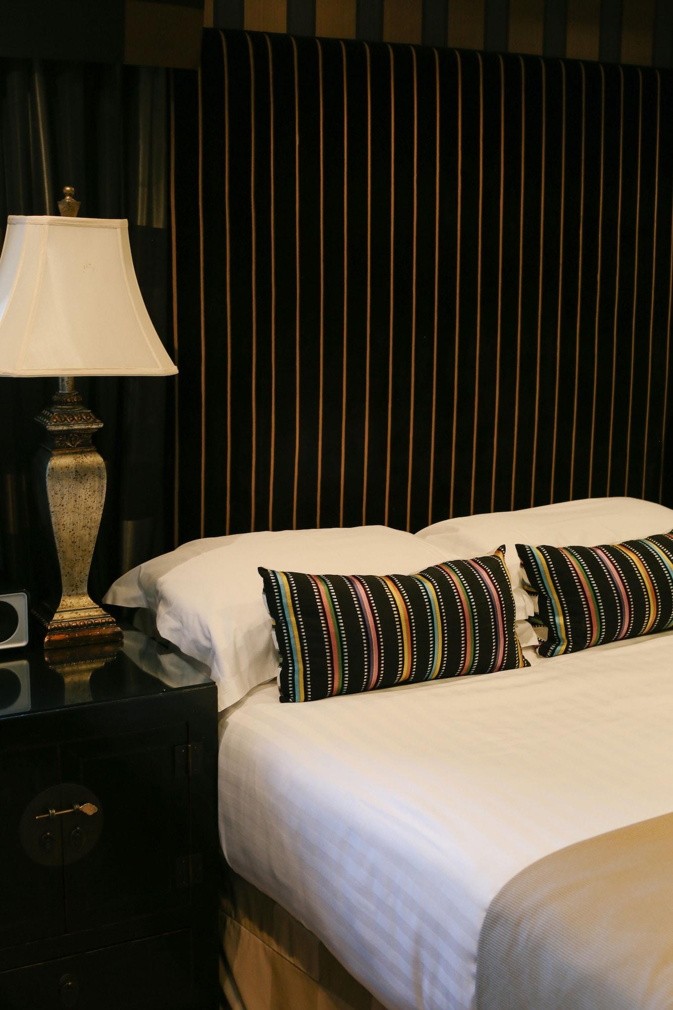 Nira Caledonia Hotel — 1