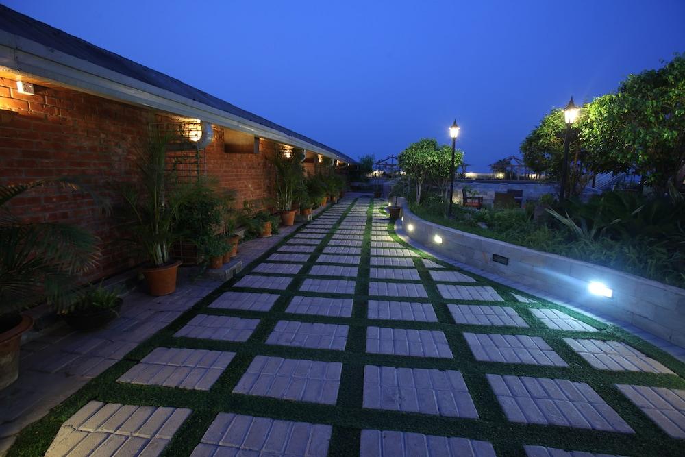 Dhaka Regency Hotel and Resort — 2