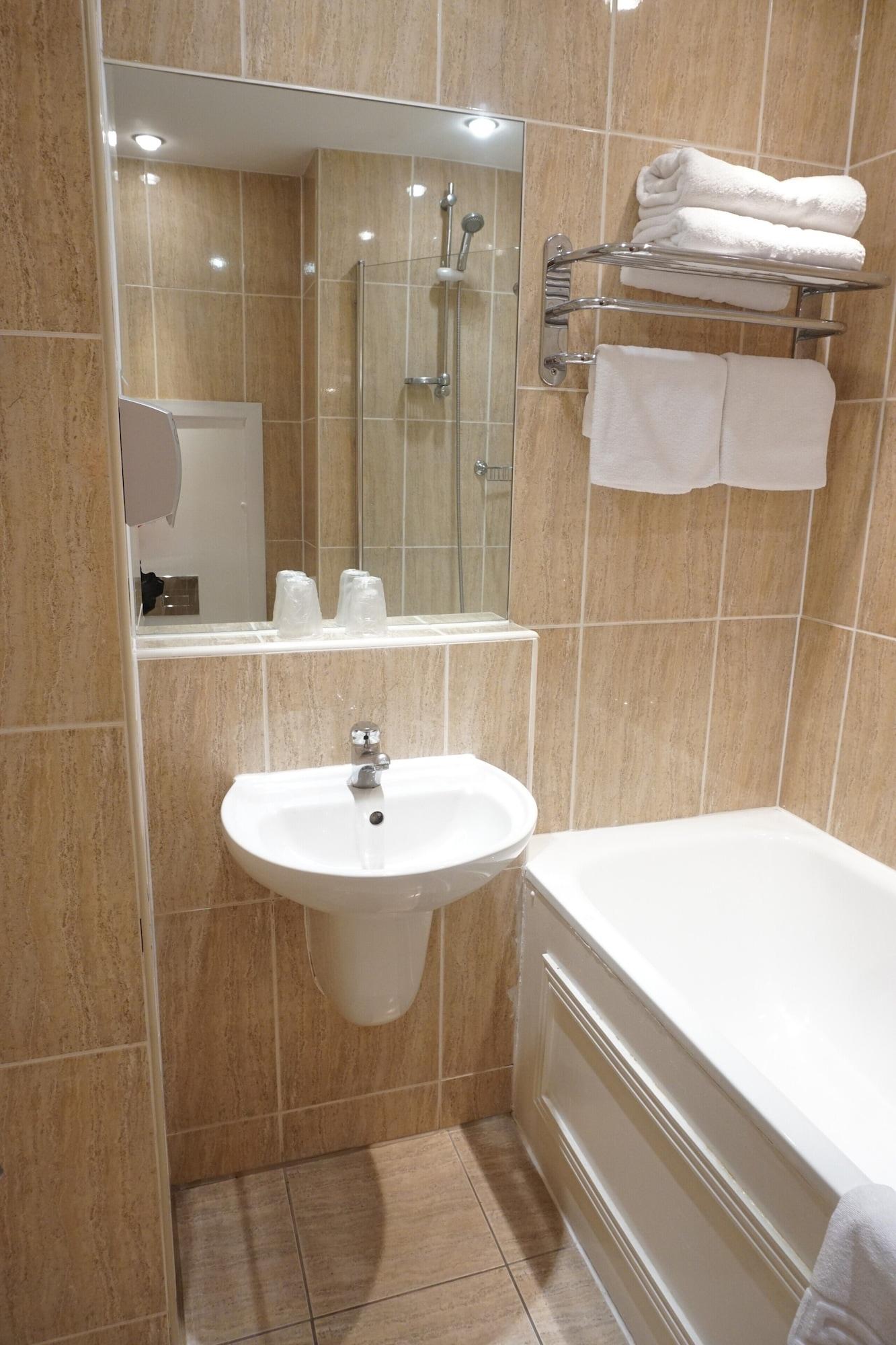 THE PARK HOTEL LIVERPOOL — 5