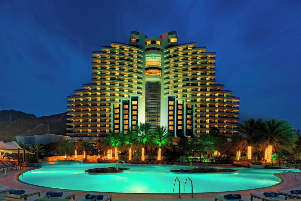 Le Meridien Al Aqah Beach Resort — 5