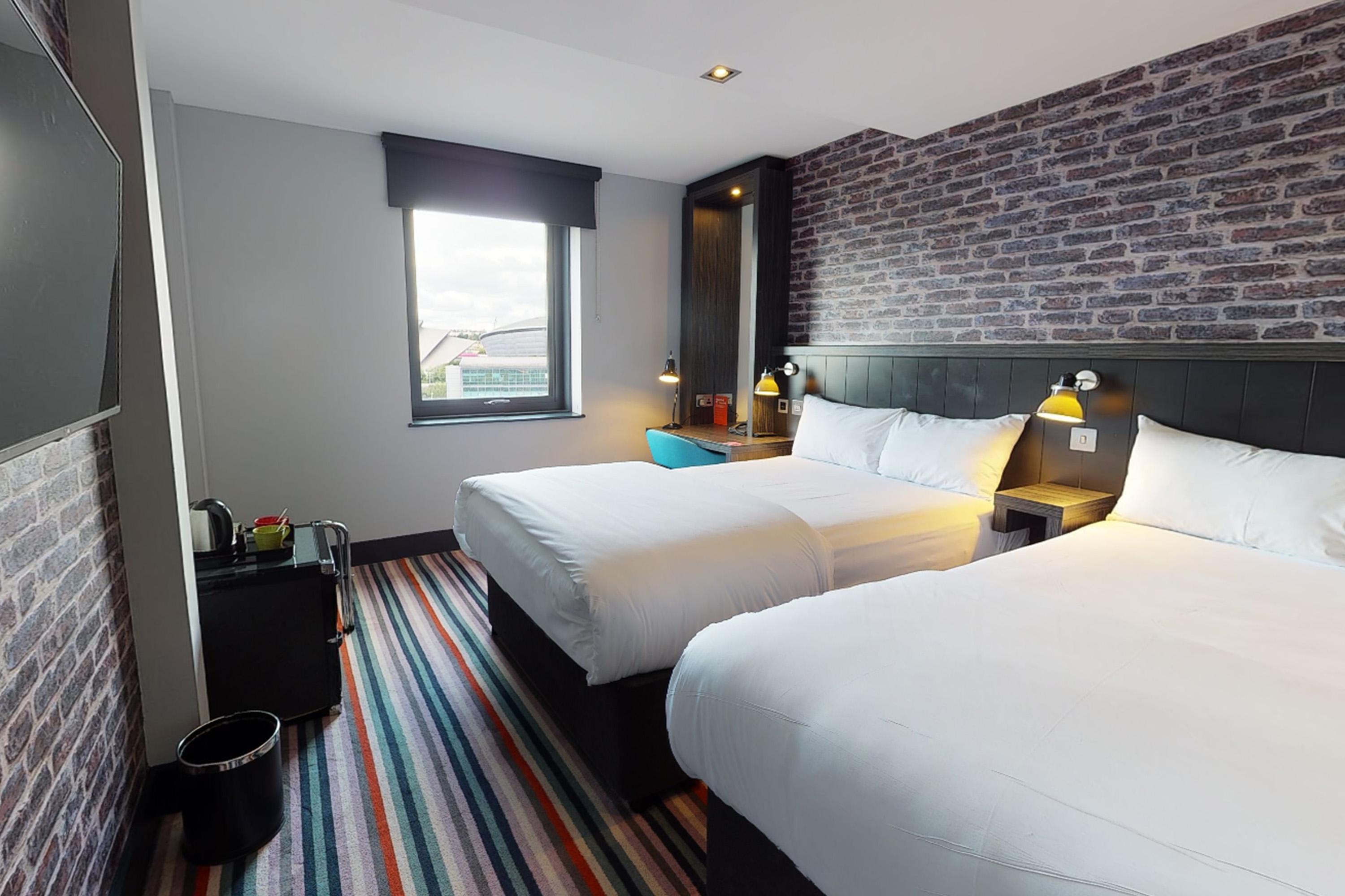 Village Urban Resort Aberdeen — 7
