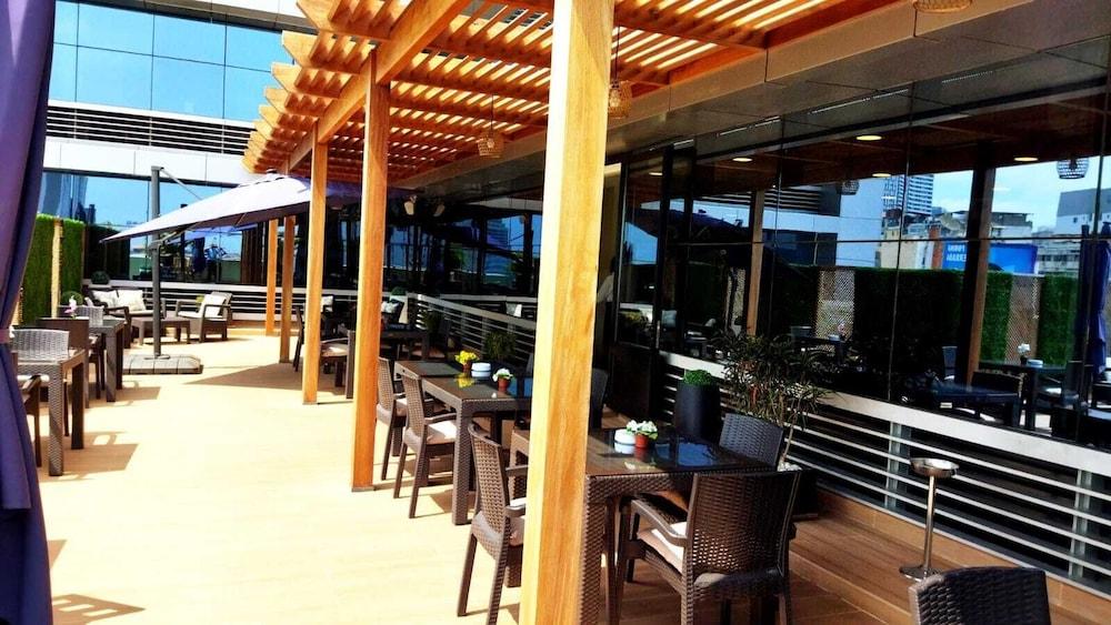 SKYNA HOTEL — 3