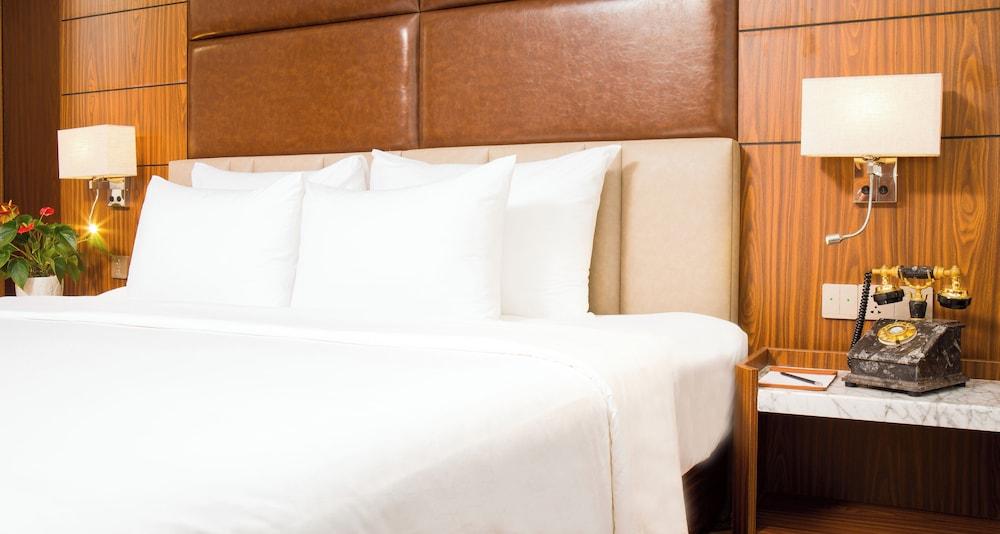 Van Phat 1 Hotel