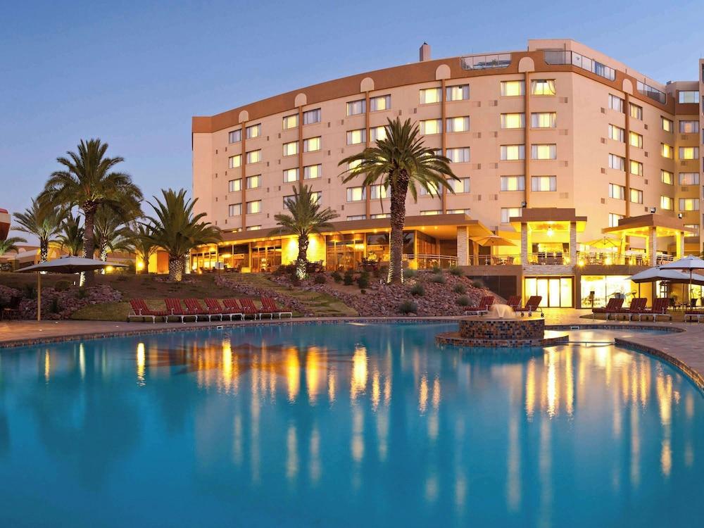 Movenpick Hotel Windhoek — 5