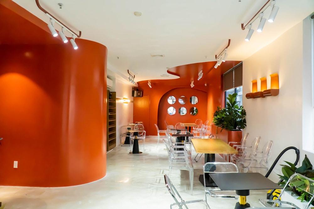 Quoc Cuong Center Hotel — 8