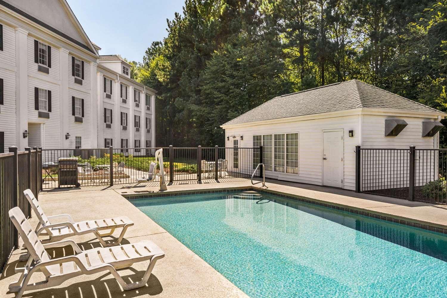 Baymont By Wyndham Henderson Oxford — 2
