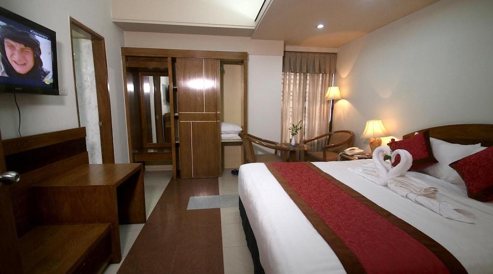 Hotel Victory — 2