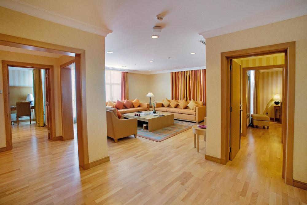 Copthorne Al Jahra Hotel & Resort — 9