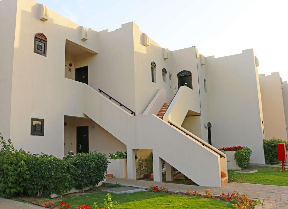Radisson Blu Hotel & Resort Al Ain — 4