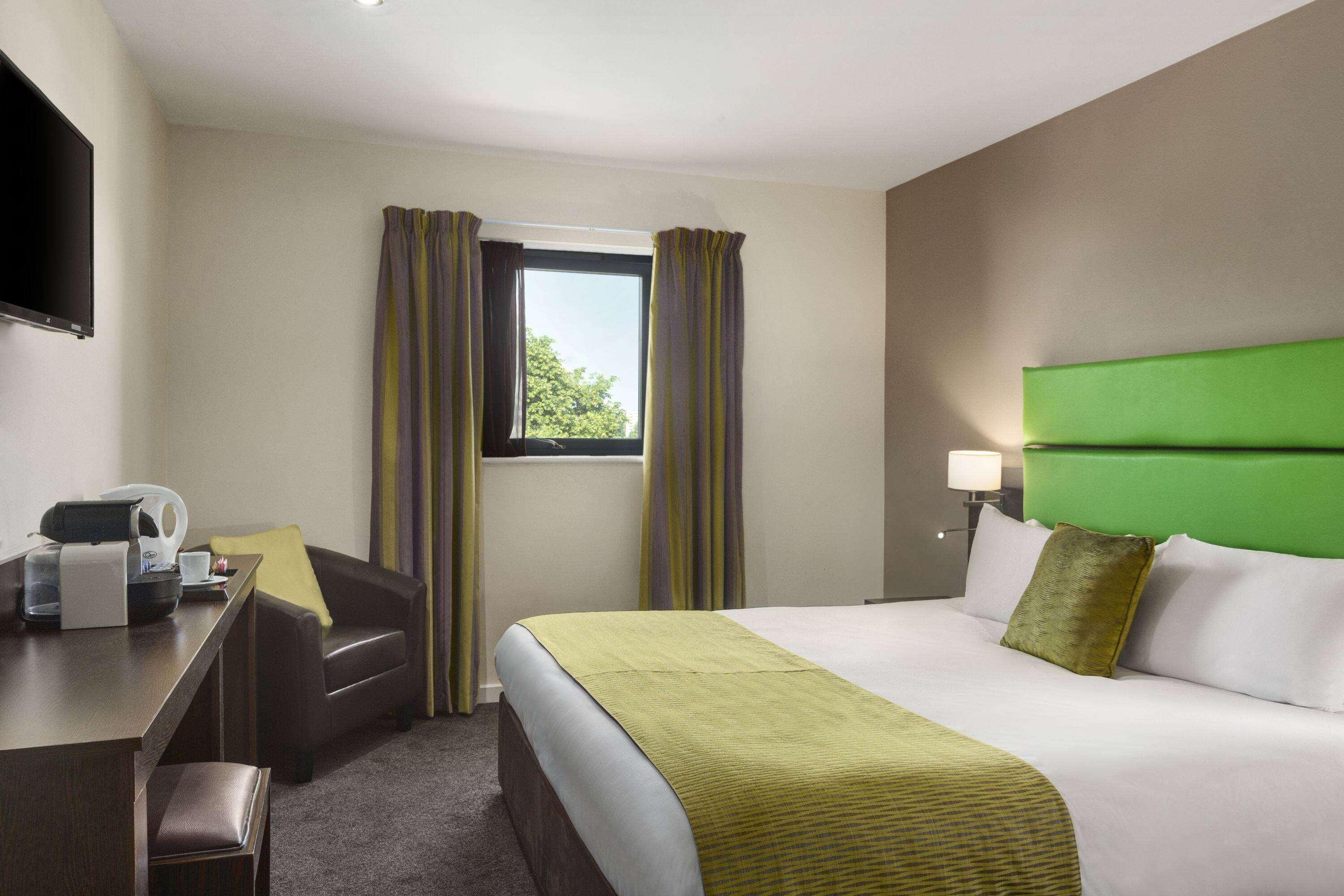 Ramada by Wyndham Oldbury Birmingham — 10