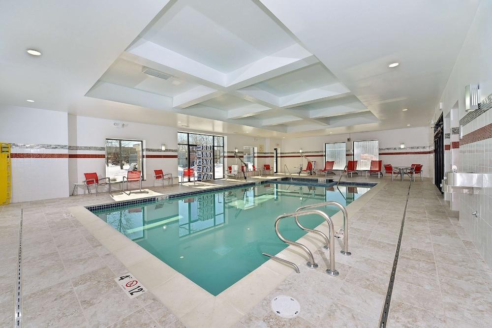 Hampton Inn Detroit/Auburn Hills South — 8