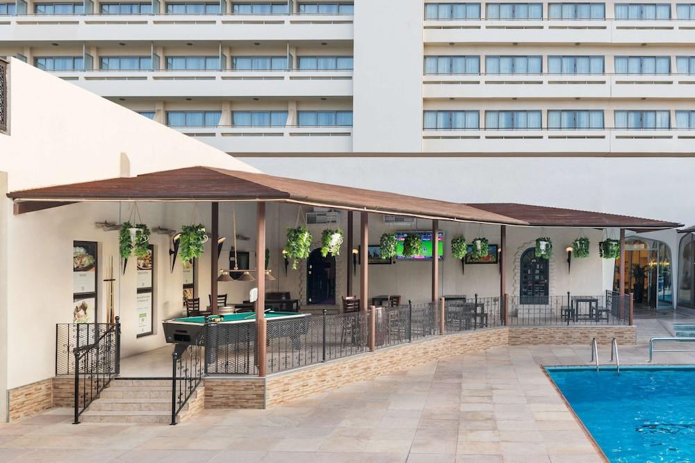 Radisson Blu Hotel & Resort Al Ain — 5