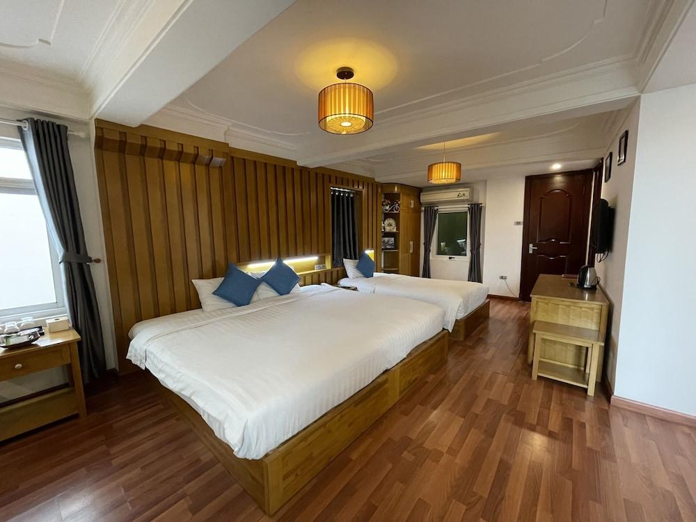 Hanoi Central Park Hotel — 4