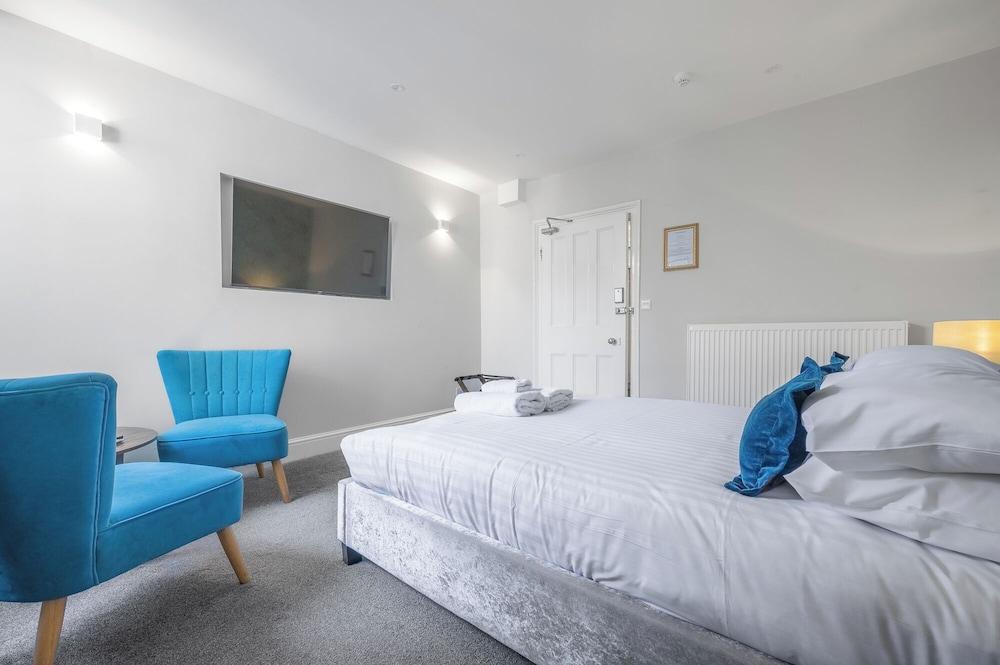 Latimer House — 7