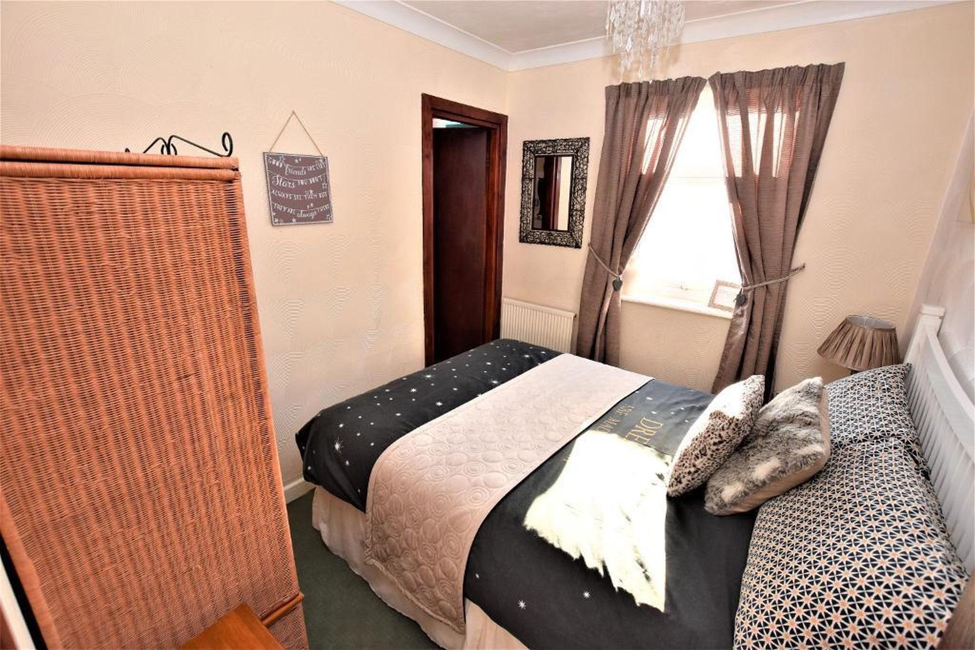 Bridle Lodge Superior Apartments — 8
