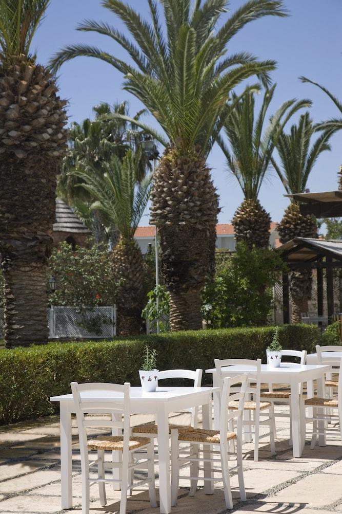 Sandy Beach Hotel & Spa — 4