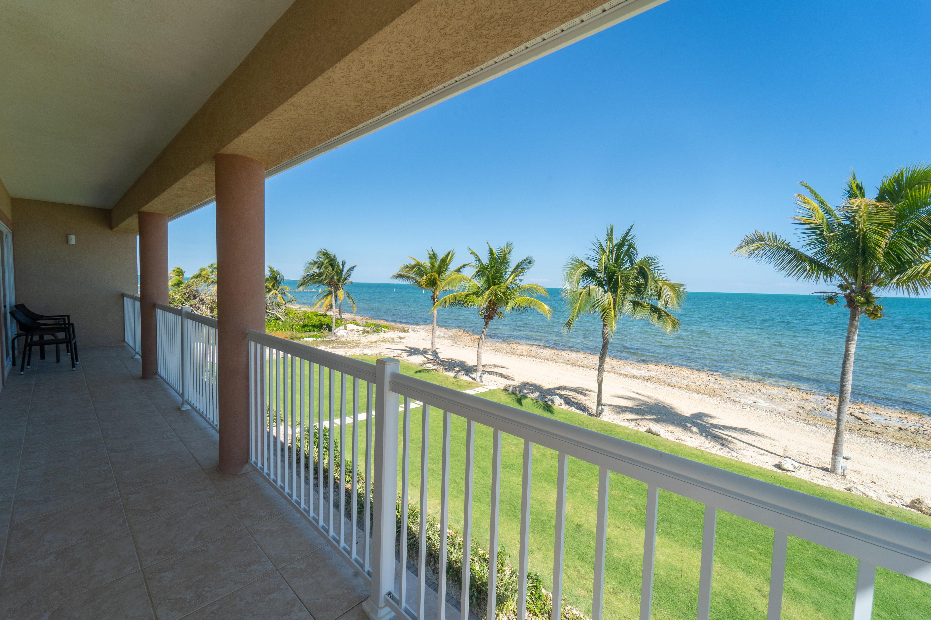 Holiday Inn Resort Grand Cayman, an IHG Hotel — 2