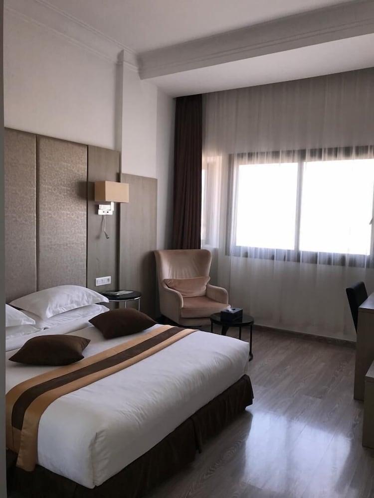 Hotel Colombe — 10
