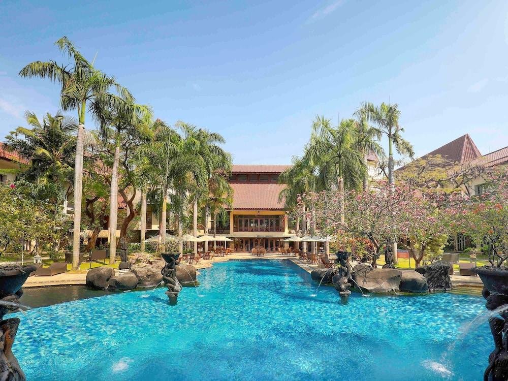 Grand Tropic Suites Hotel Surabaya 14544 — 5
