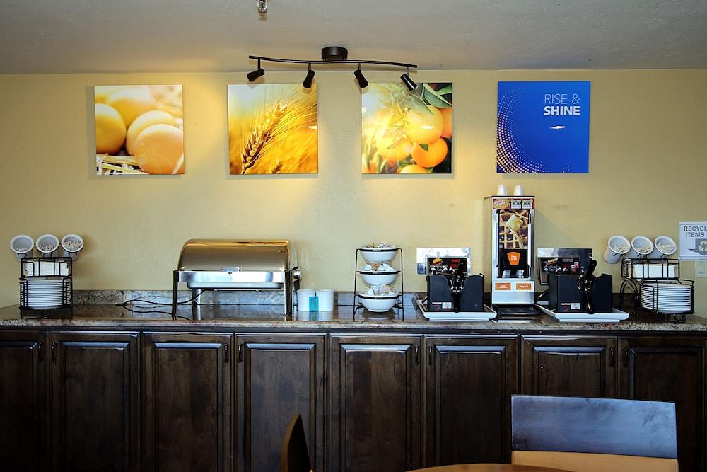 Comfort Inn & Suites Ashland, OR — 6