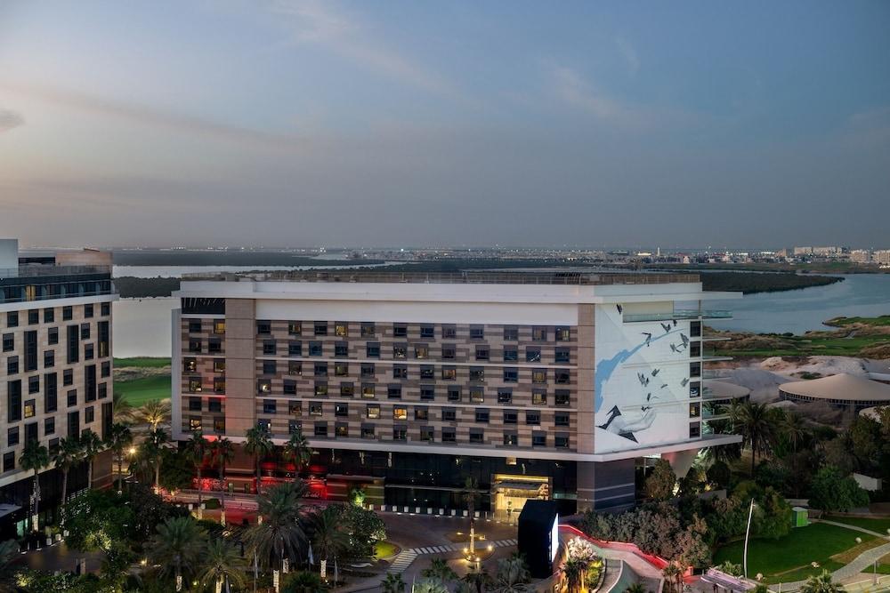 Yas Plaza Bay by IHG — 4