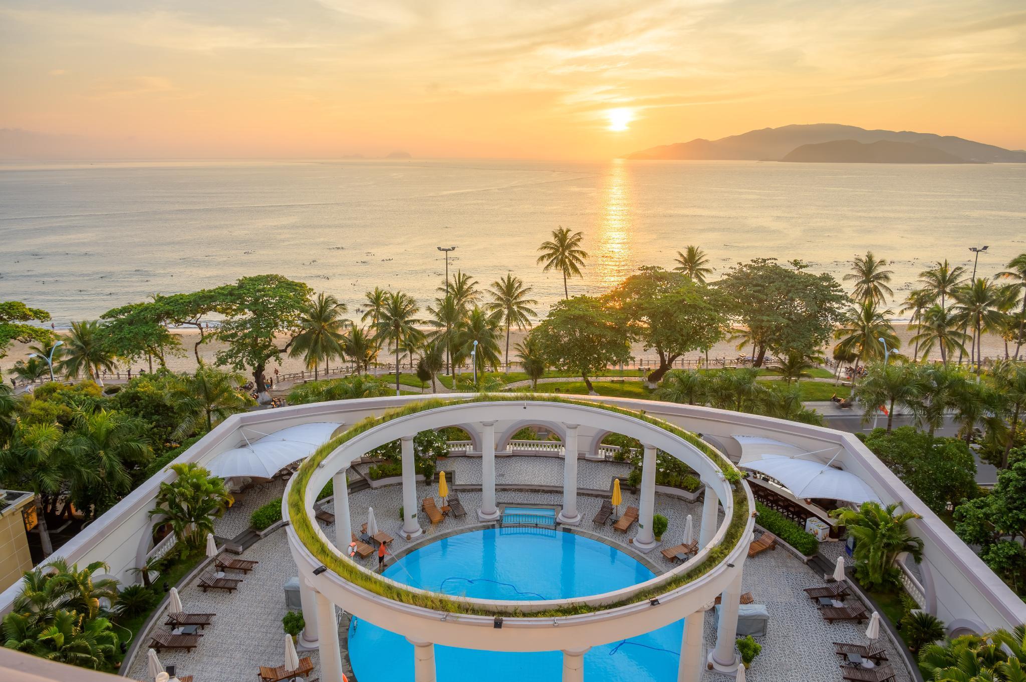 Sunrise Nha Trang Beach Hotel and Spa — 5