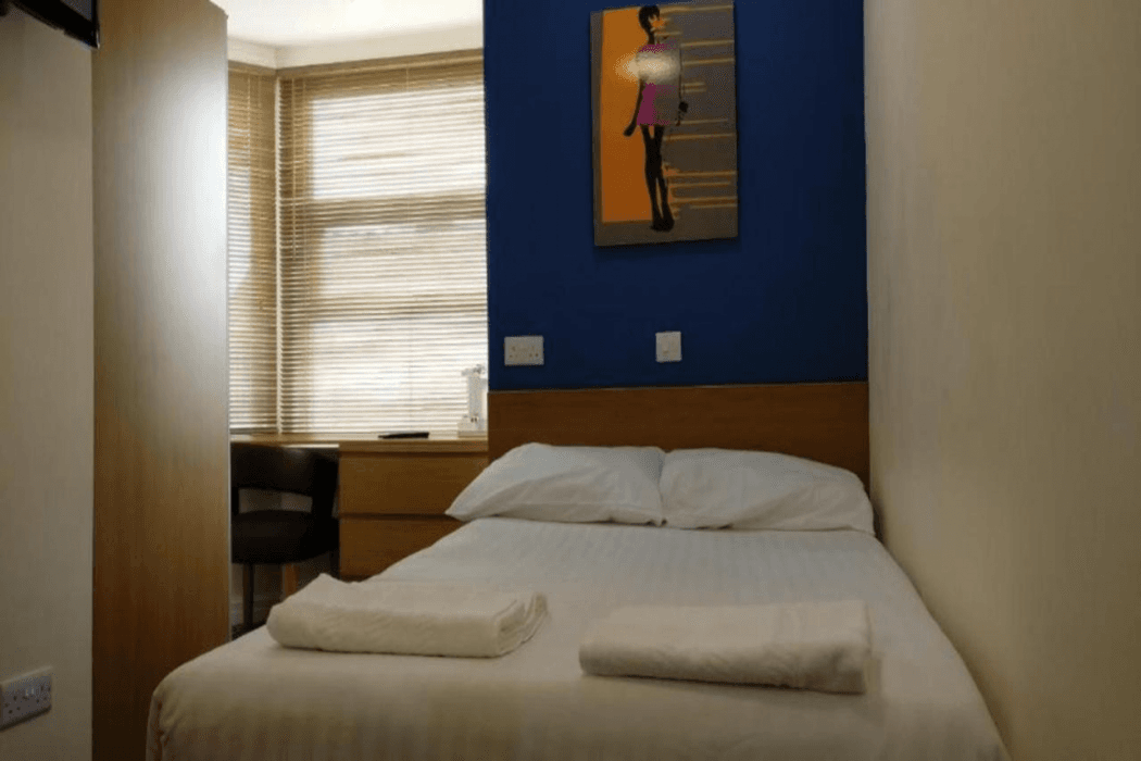 OYO Wave Crest Hotel — 10