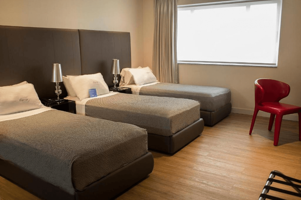 Regency Way Montevideo Hotel — 9
