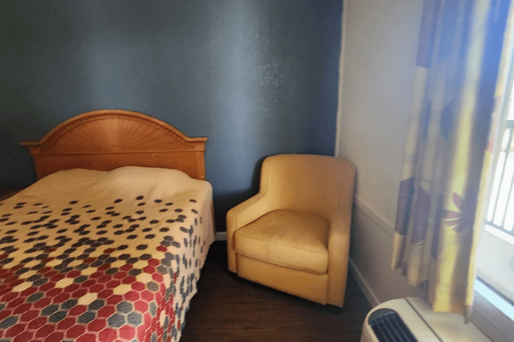 Eco Inn Suites by Hotel O Baytown — 7